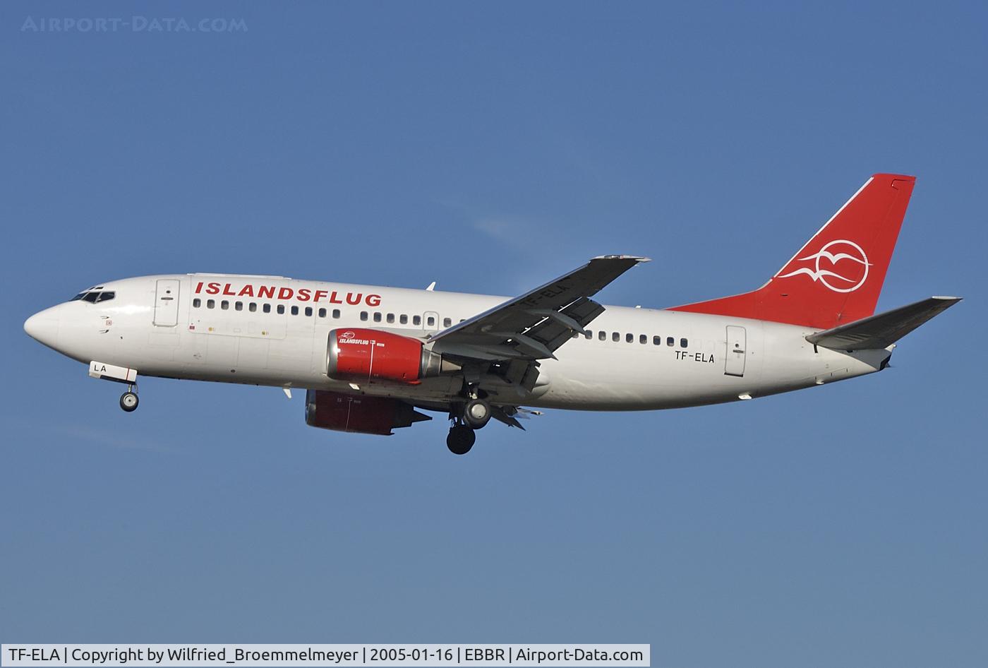 TF-ELA, 1991 Boeing 737-33AF C/N 25401, Approach to Runway 25R.