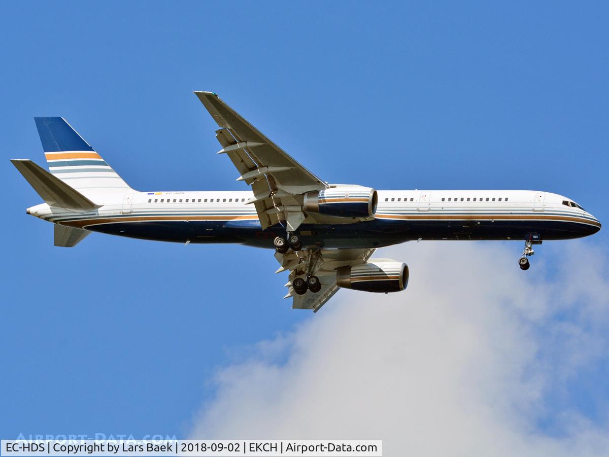 EC-HDS, 1999 Boeing 757-256 C/N 26252, RWY04L