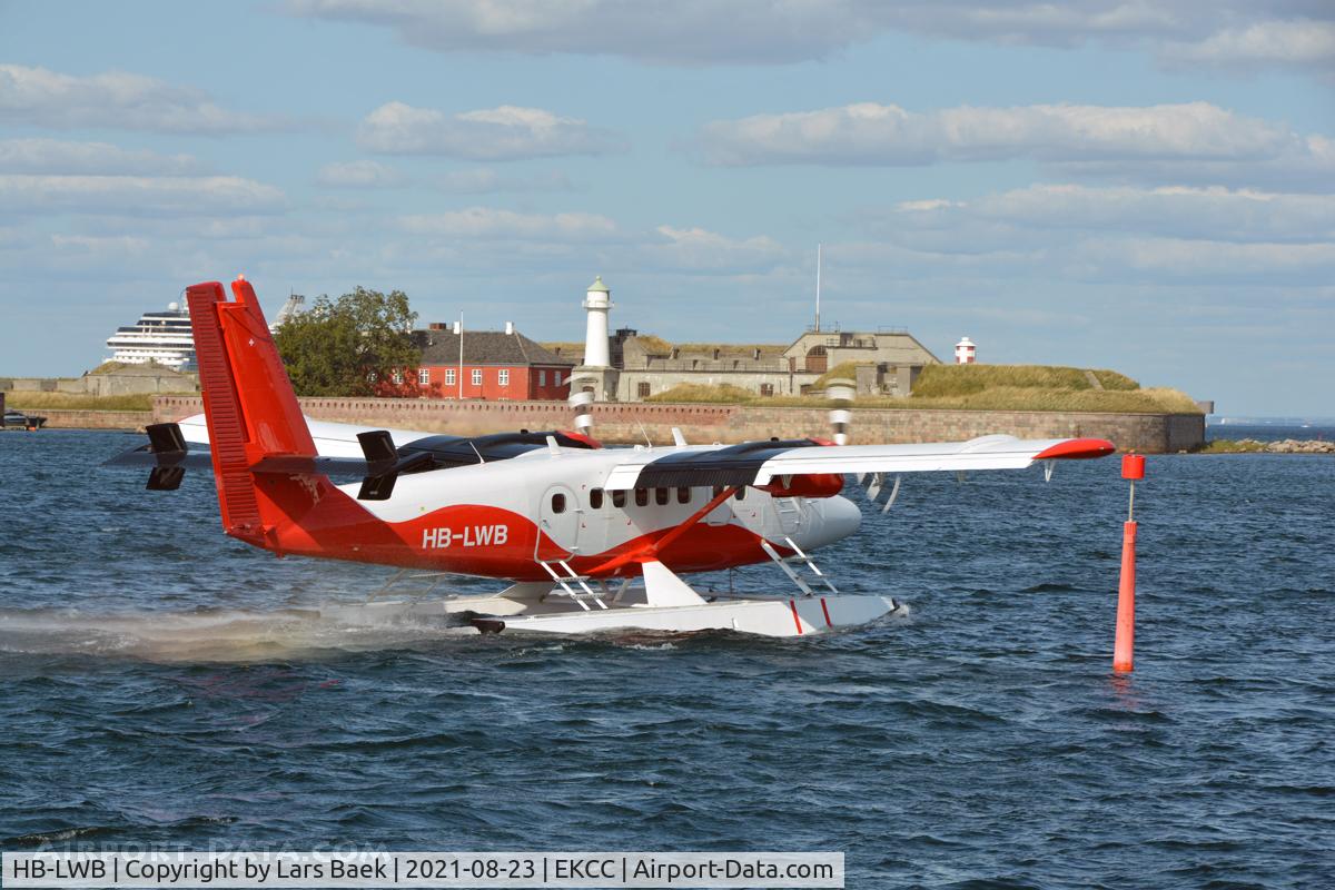 HB-LWB, 1978 De Havilland Canada DHC-6-300 C/N 565, Taxing for start outside the Harbour, with 3 Kroner in the background