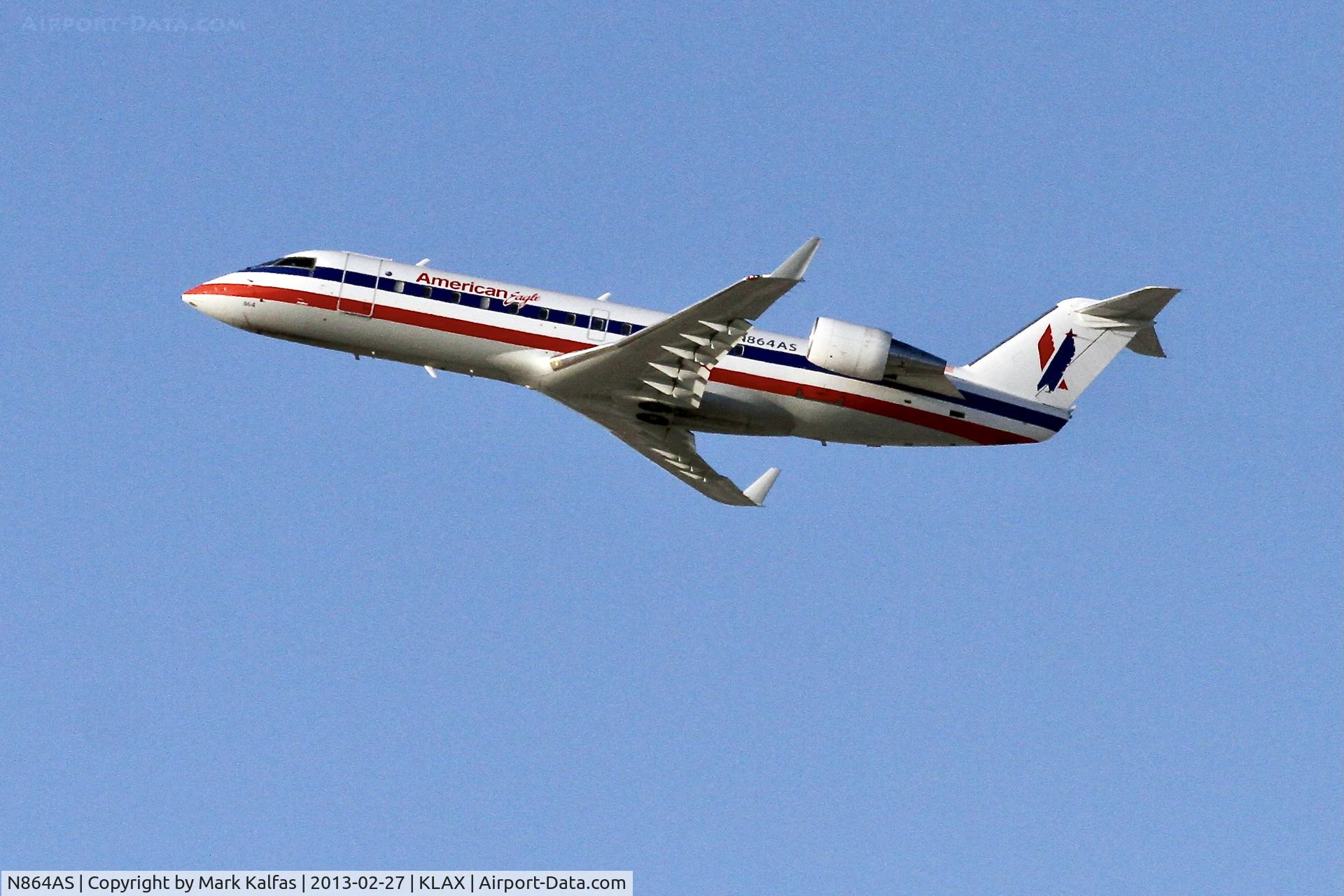N864AS, 2001 Bombardier CRJ-200ER (CL-600-2B19) C/N 7502, American Eagle CRJ2, N864AS departing LAX