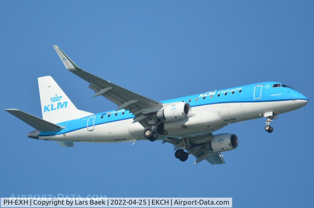 PH-EXH, 2016 Embraer 175STD (ERJ-170-200) C/N 17000564, RWY04L from Kongelundsfortet
