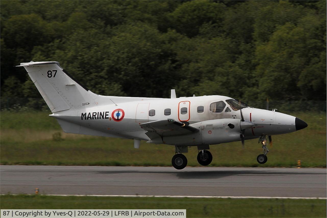 87, Embraer EMB-121AN Xingu C/N 121-087, Embraer EMB-121AN Xingu, Landing rwy 07R, Brest-Bretagne airport (LFRB-BES)