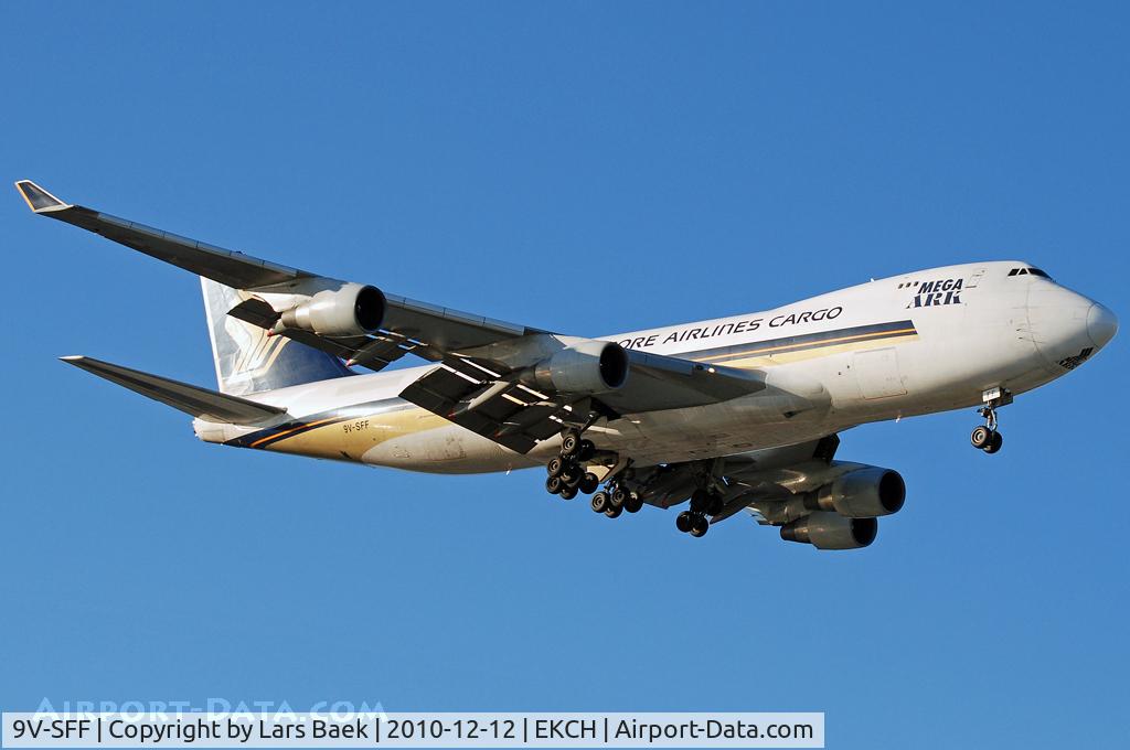 9V-SFF, 1997 Boeing 747-412F/SCD C/N 28026, RWY04L