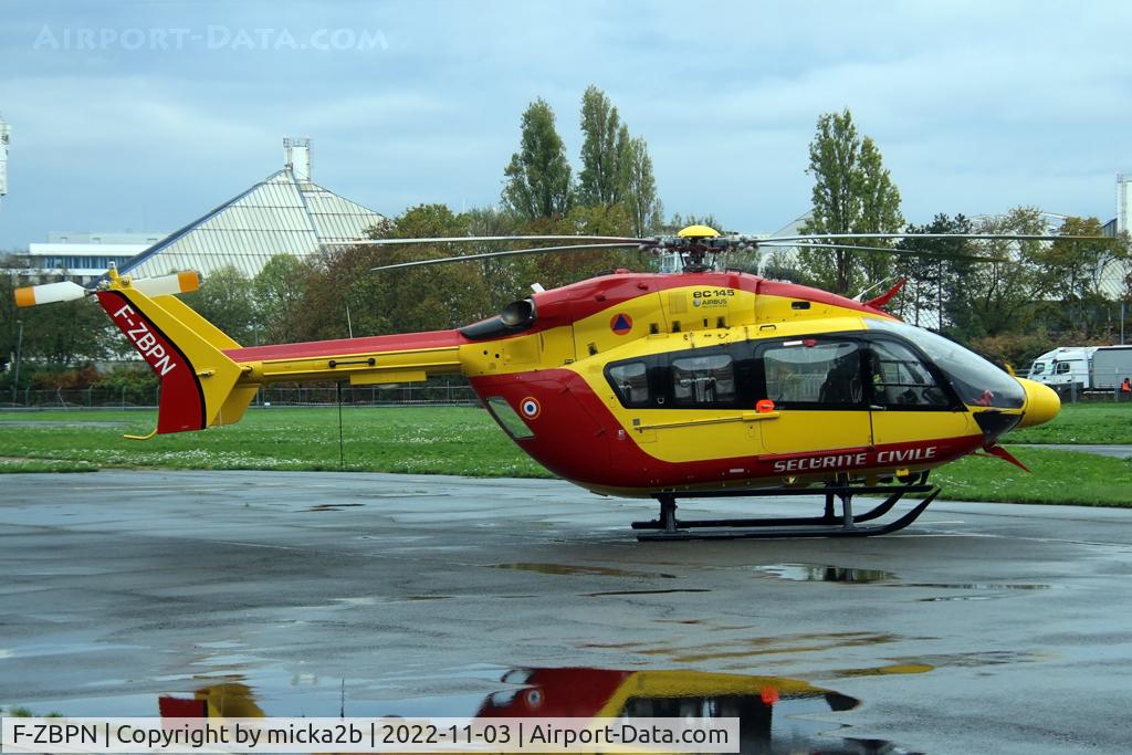 F-ZBPN, Eurocopter-Kawasaki EC-145 (BK-117C-2) C/N 9023, Parked
