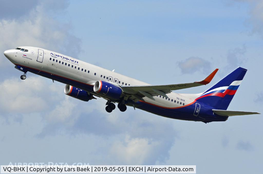 VQ-BHX, 2018 Boeing 737-8LJ C/N 41242, RWY22R