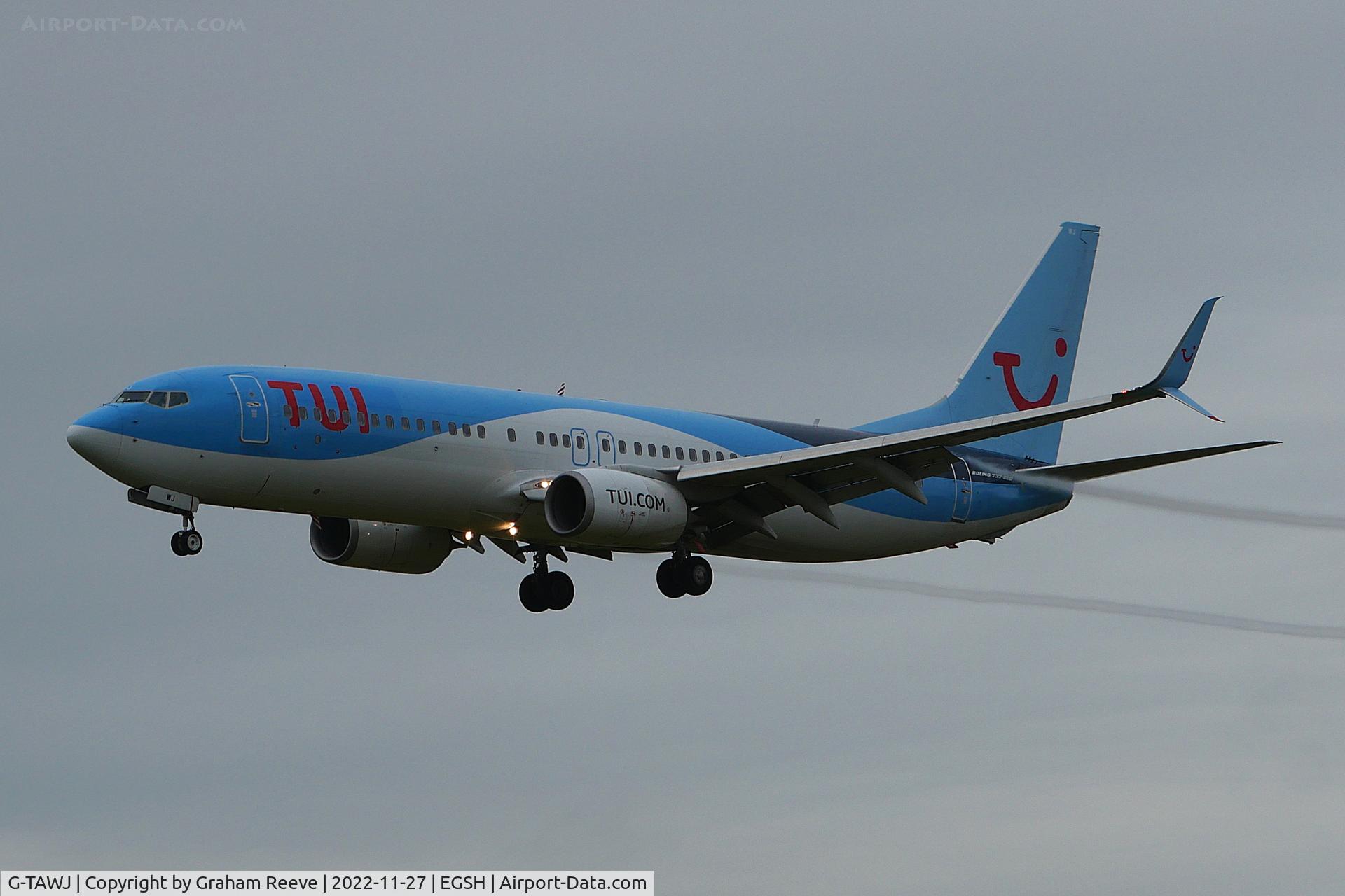 G-TAWJ, 2012 Boeing 737-8K5 C/N 38108, Landing at Norwich.