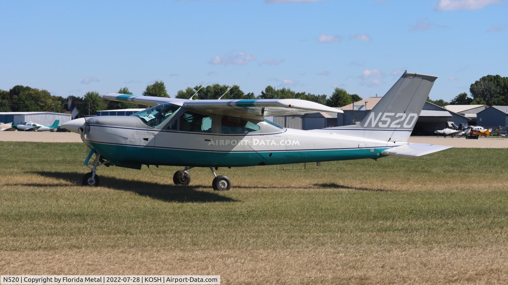 N520, Cessna 177RG Cardinal C/N 177RG1164, OSH 2022