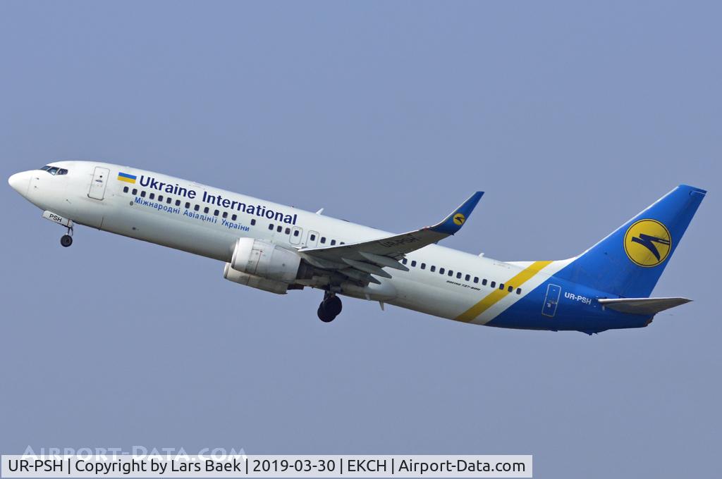 UR-PSH, 1999 Boeing 737-85R C/N 29040, RWY22R