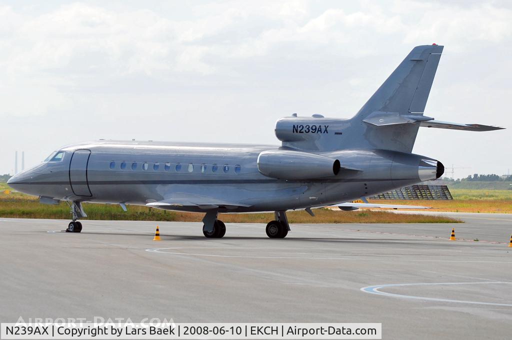 N239AX, 1987 Dassault Falcon 900 C/N 39, Parked