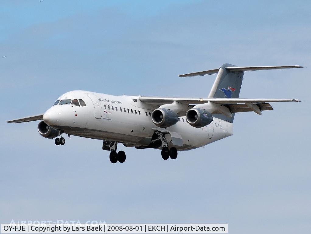 OY-FJE, 1993 British Aerospace Avro 146-RJ100 C/N E3234, RWY22L
