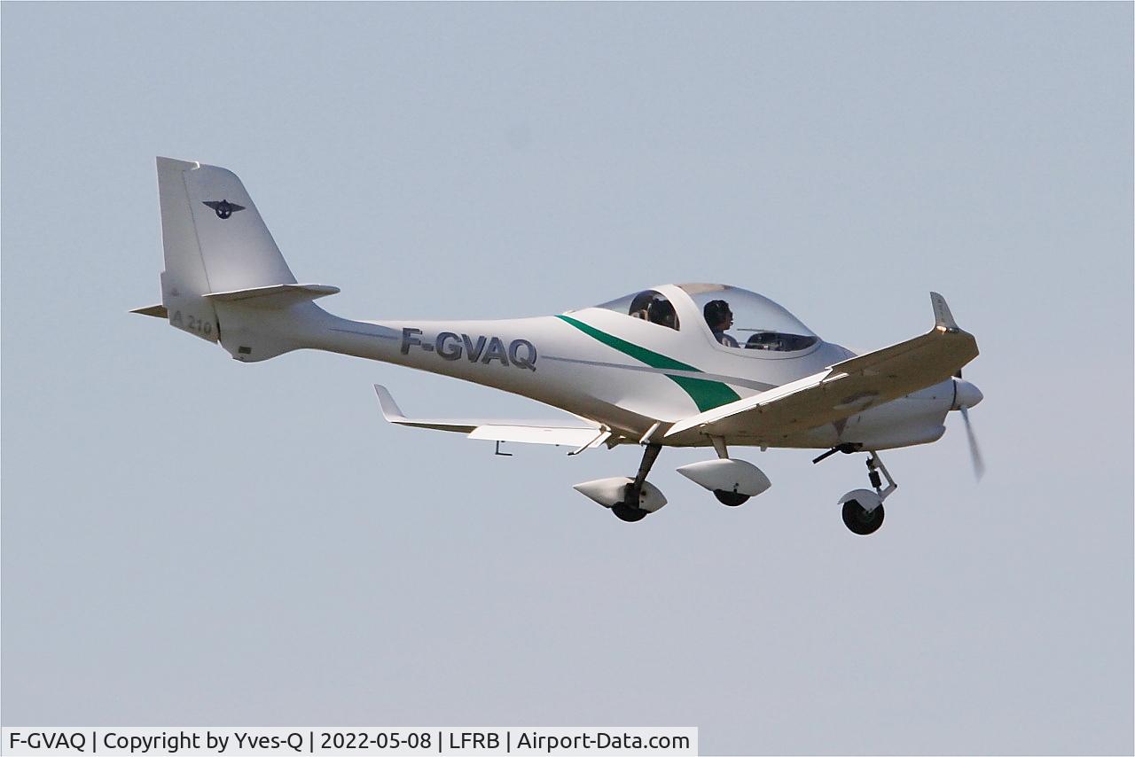 F-GVAQ, Aquila A210 (AT01) C/N AT01-104, Aquila A210 (AT01), On final rwy 07R, Brest-Bretagne Airport (LFRB-BES)