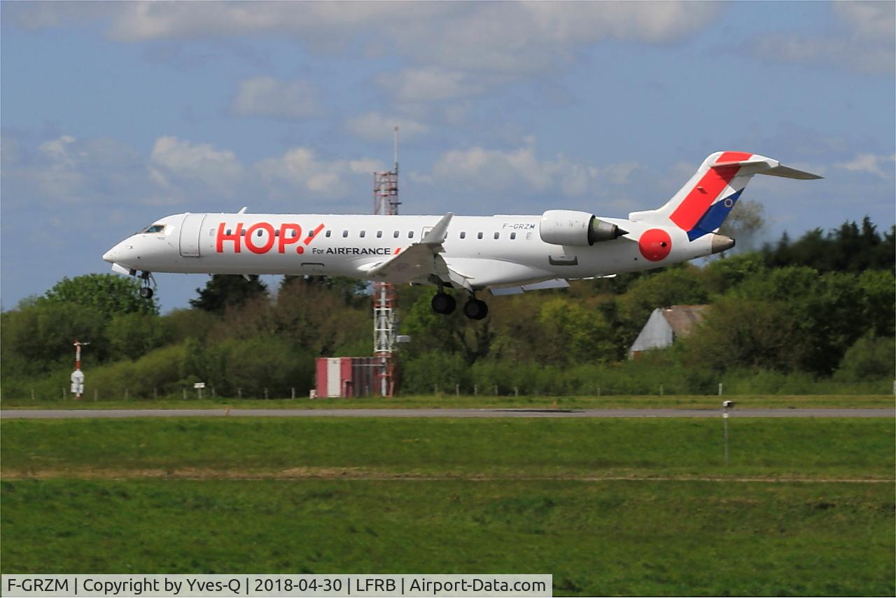 F-GRZM, Canadair CRJ-700 (CL-600-2C10) Regional Jet C/N 10263, Canadair Regional Jet CRJ-700, Landing rwy 25L, Brest-Guipavas Airport (LFRB-BES)