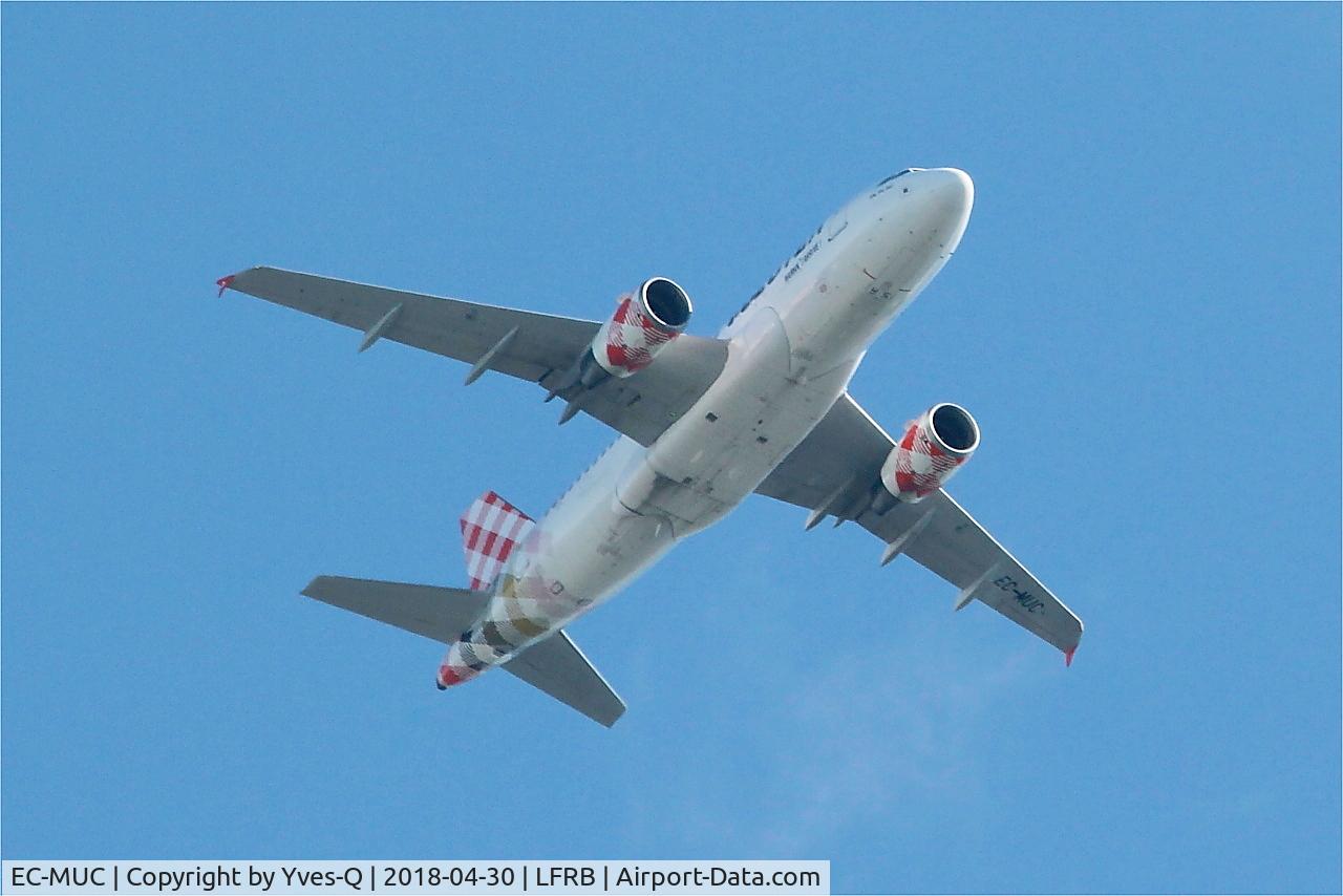 EC-MUC, 2004 Airbus A319-111 C/N 2122, Airbus A319-111, Flight over Brest-Bretagne airport (LFRB-BES)