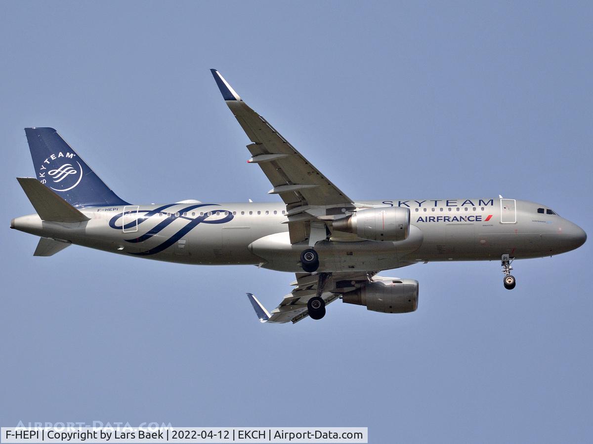 F-HEPI, 2017 Airbus A320-214 C/N 7713, RWY04L from Kongelundsfortet