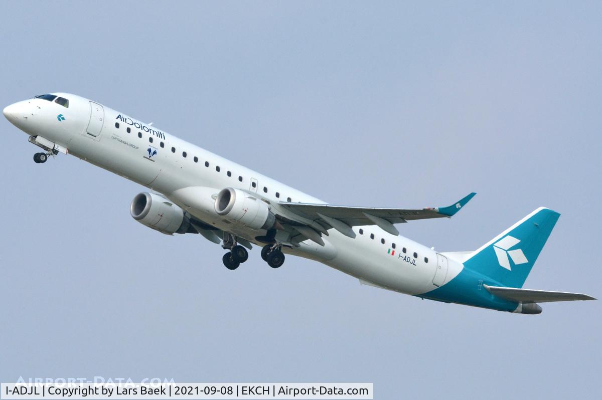 I-ADJL, 2009 Embraer 195LR (ERJ-190-200LR) C/N 19000256, RWY22R