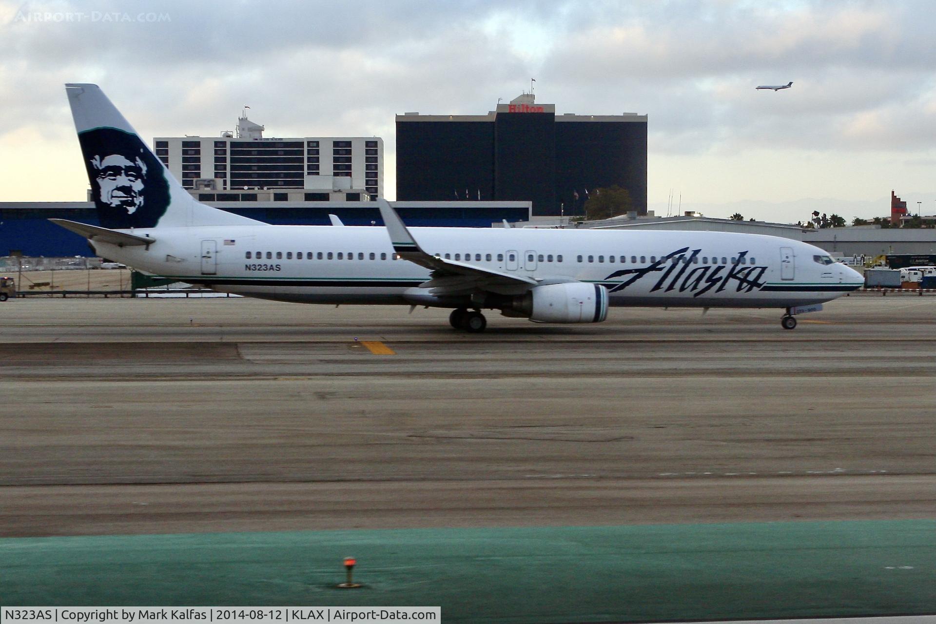 N323AS, 2004 Boeing 737-990 C/N 30021, Alaska Boeing 737-990, N323AS AT LAX