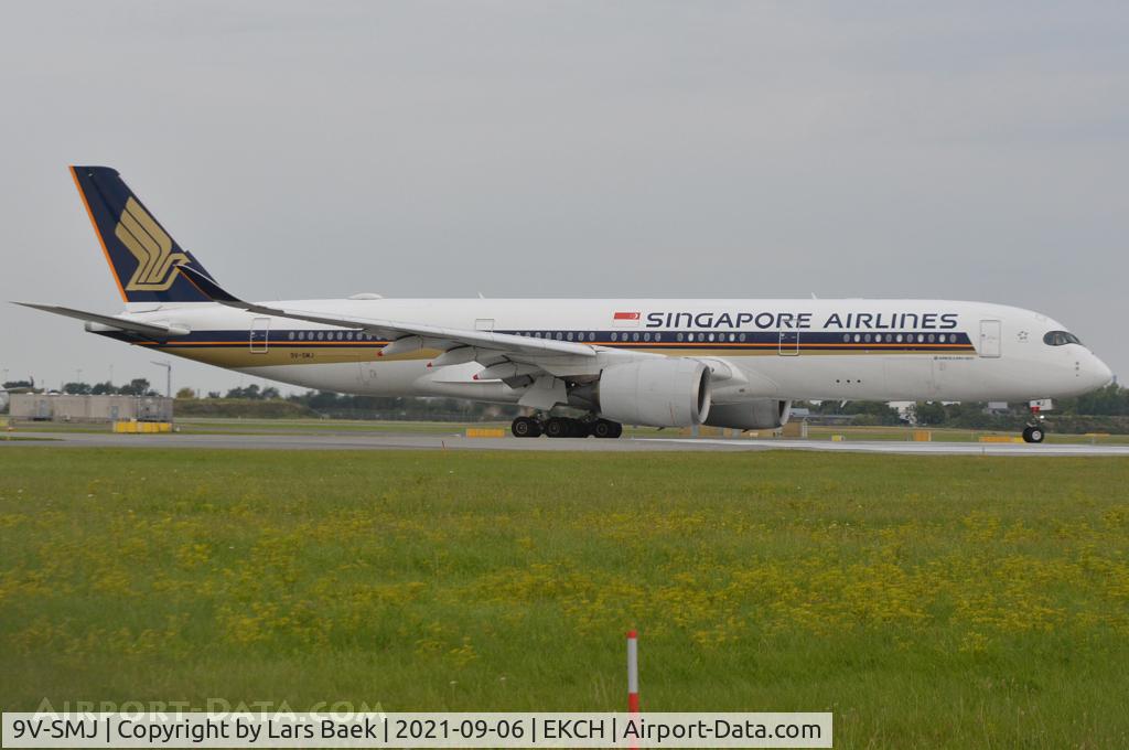 9V-SMJ, 2016 Airbus A350-941 C/N 081, RWY04R