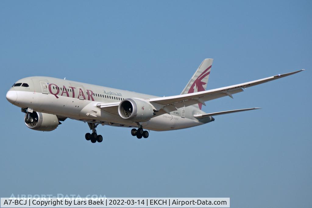 A7-BCJ, 2014 Boeing 787-8 Dreamliner C/N 38328, RWY22L