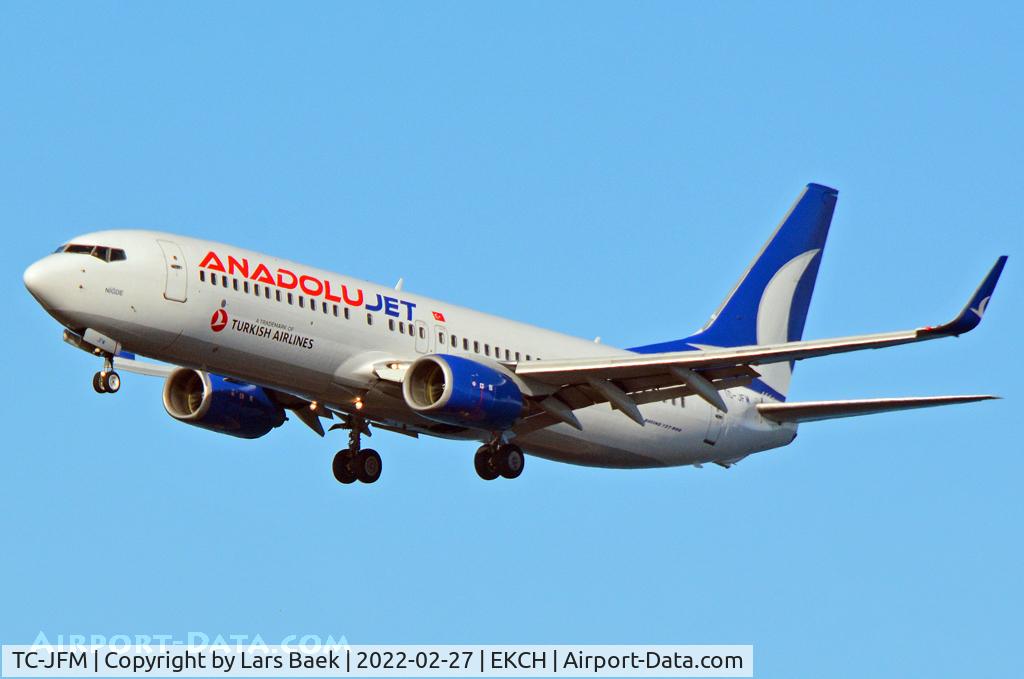 TC-JFM, 1999 Boeing 737-8F2 C/N 29775, RWY22L