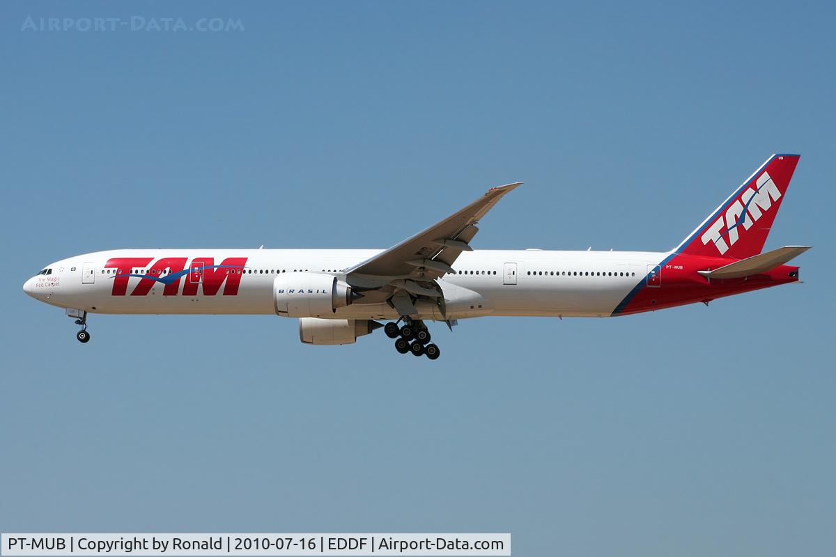 PT-MUB, 2008 Boeing 777-32W/ER C/N 37665, at fra