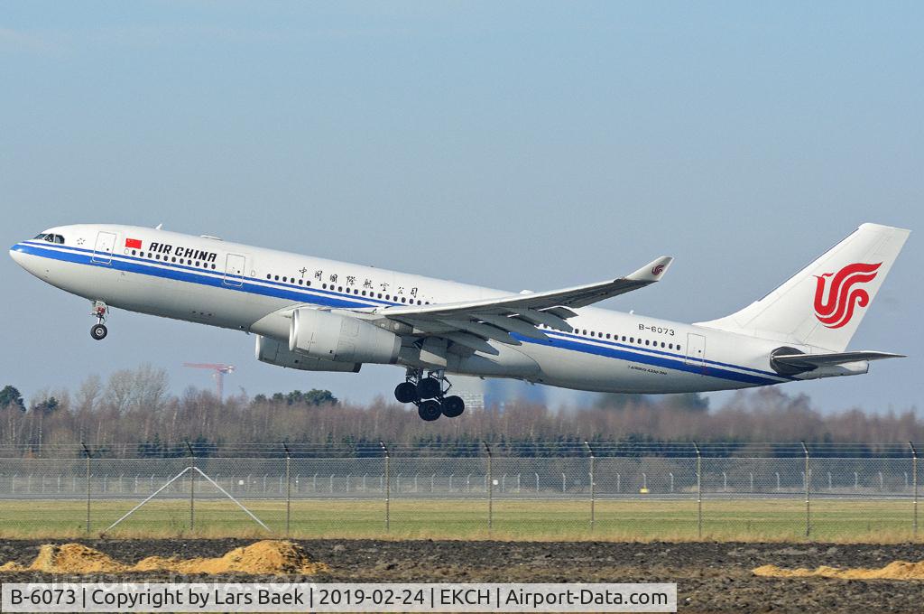 B-6073, 2006 Airbus A330-243 C/N 780, RWY22R