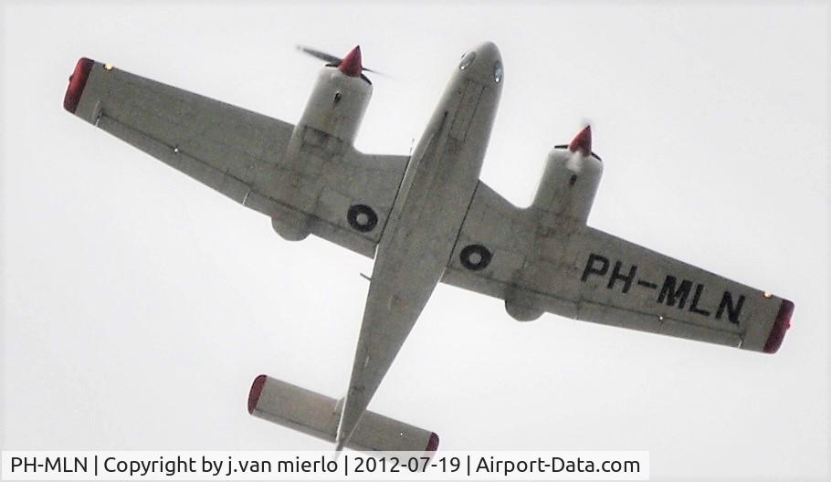 PH-MLN, 2002 Piper PA-44-180 Seminole C/N 4496166, Over Ghent, Belgium
