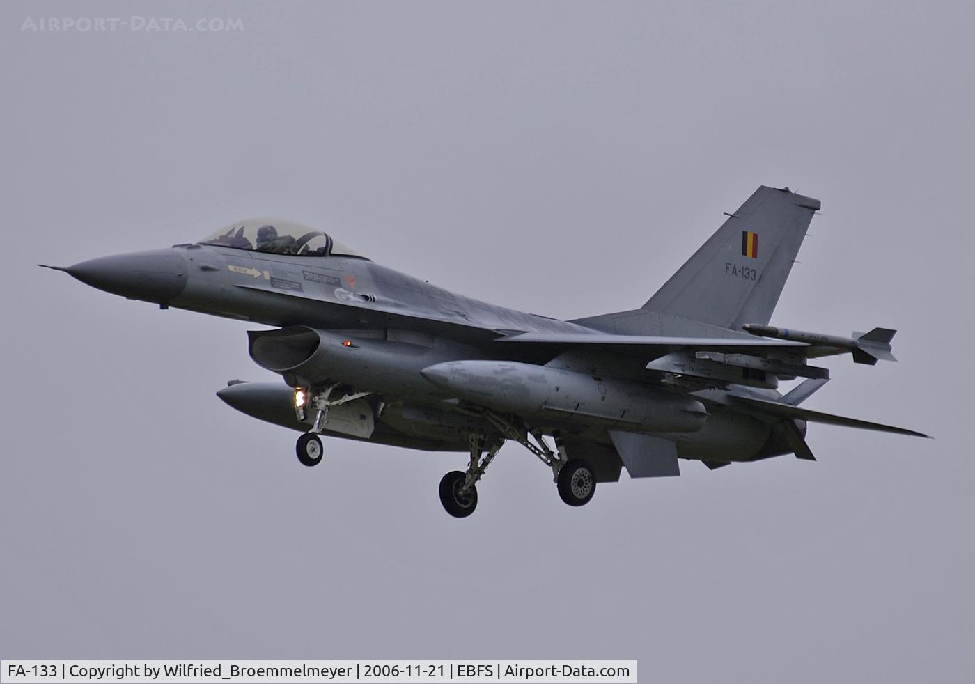 FA-133, SABCA F-16AM Fighting Falcon C/N 6H-133, On Approach to Runway 26R