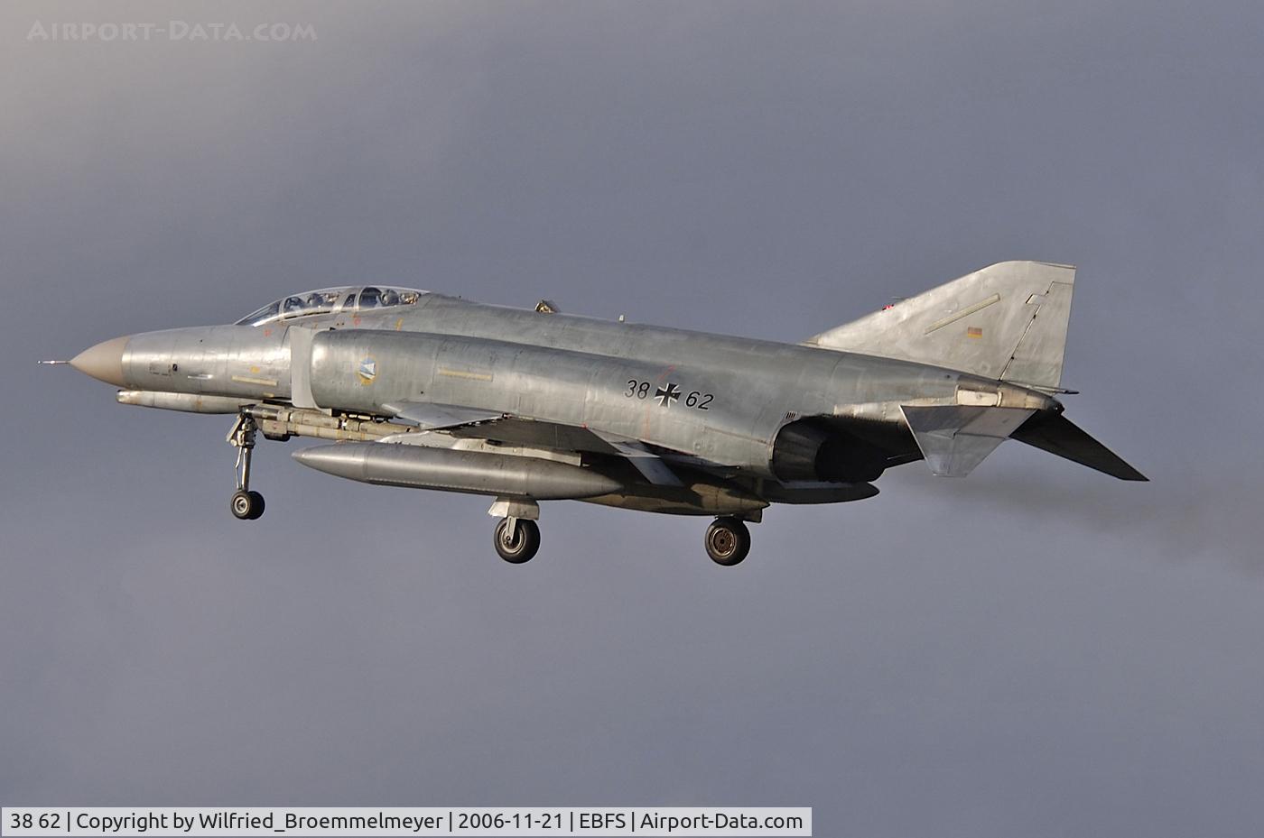 38 62, 1974 McDonnell Douglas F-4F Phantom II C/N 4779, Jagdgeschwader 74 (JG 74) (74th Fighter Wing) - Neuburg Bavaria - On Approach to Runway 26R.