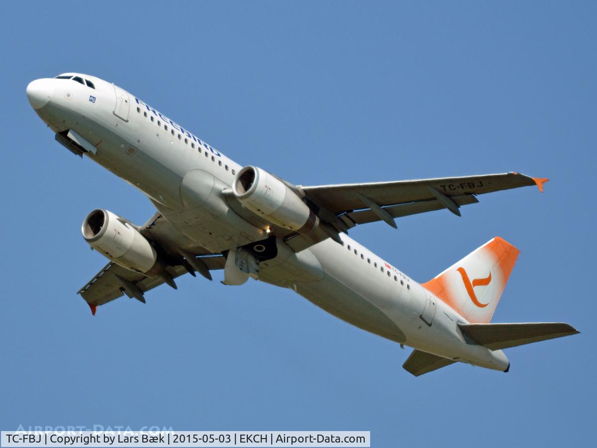 TC-FBJ, 1996 Airbus A320-232 C/N 580, RWY22R