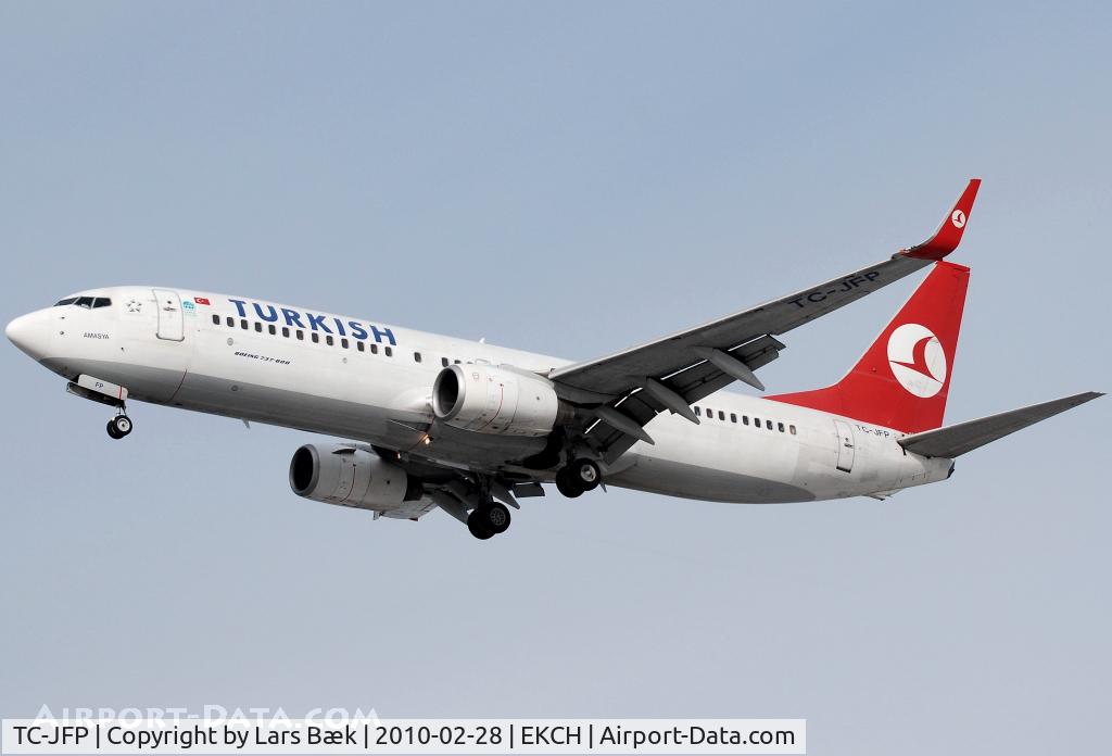 TC-JFP, 1999 Boeing 737-8F2 C/N 29778/349, RWY22L