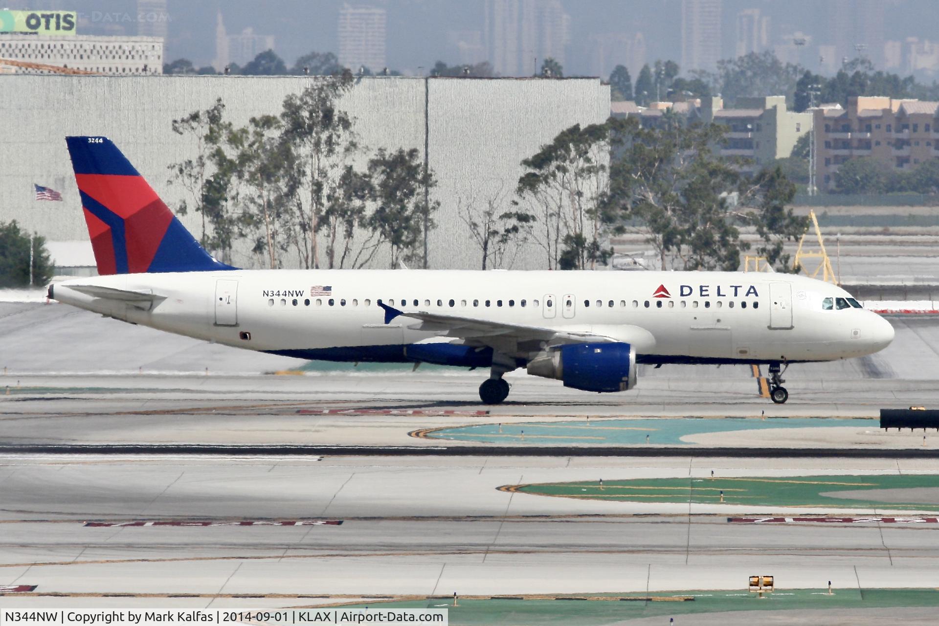 N344NW, 1993 Airbus A320-212 C/N 388, Delta Airbus A320-212, N344NW at LAX