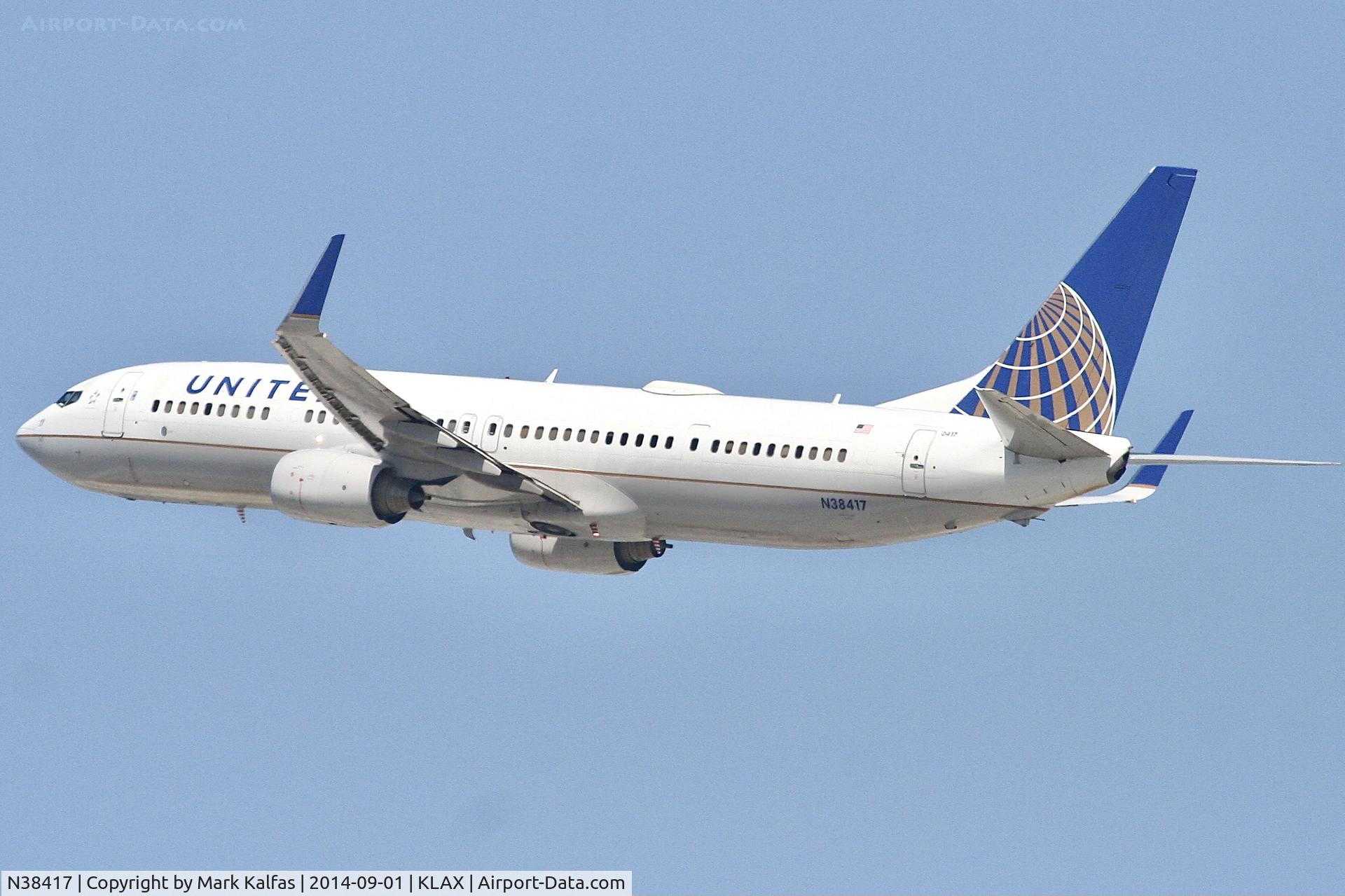 N38417, 2008 Boeing 737-924/ER C/N 31665, United Boeing 737-924, N38417 departing 25R LAX