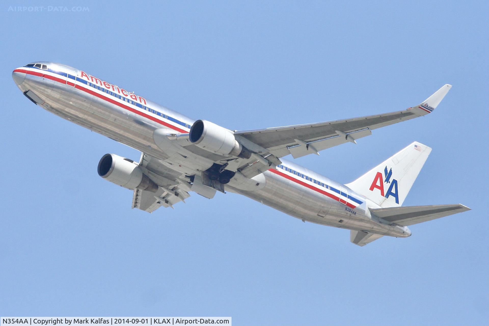 N354AA, 1988 Boeing 767-323 C/N 24035, American Boeing 767-323, N354AA departing 25R LAX