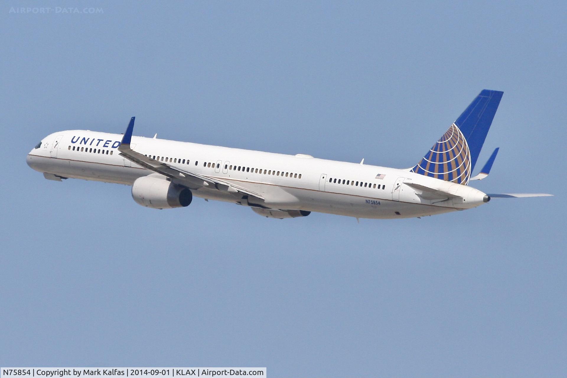 N75854, 2002 Boeing 757-324 C/N 32813, United Boeing 757-324, N75854 departing 25R LAX