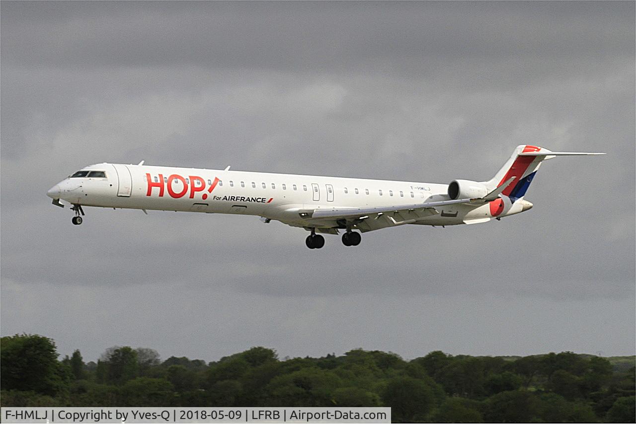 F-HMLJ, 2011 Bombardier CRJ-1000EL NG (CL-600-2E25) C/N 19015, Canadair Regional Jet CRJ-1000, On final rwy 25L, Brest-Bretagne Airport (LFRB-BES)