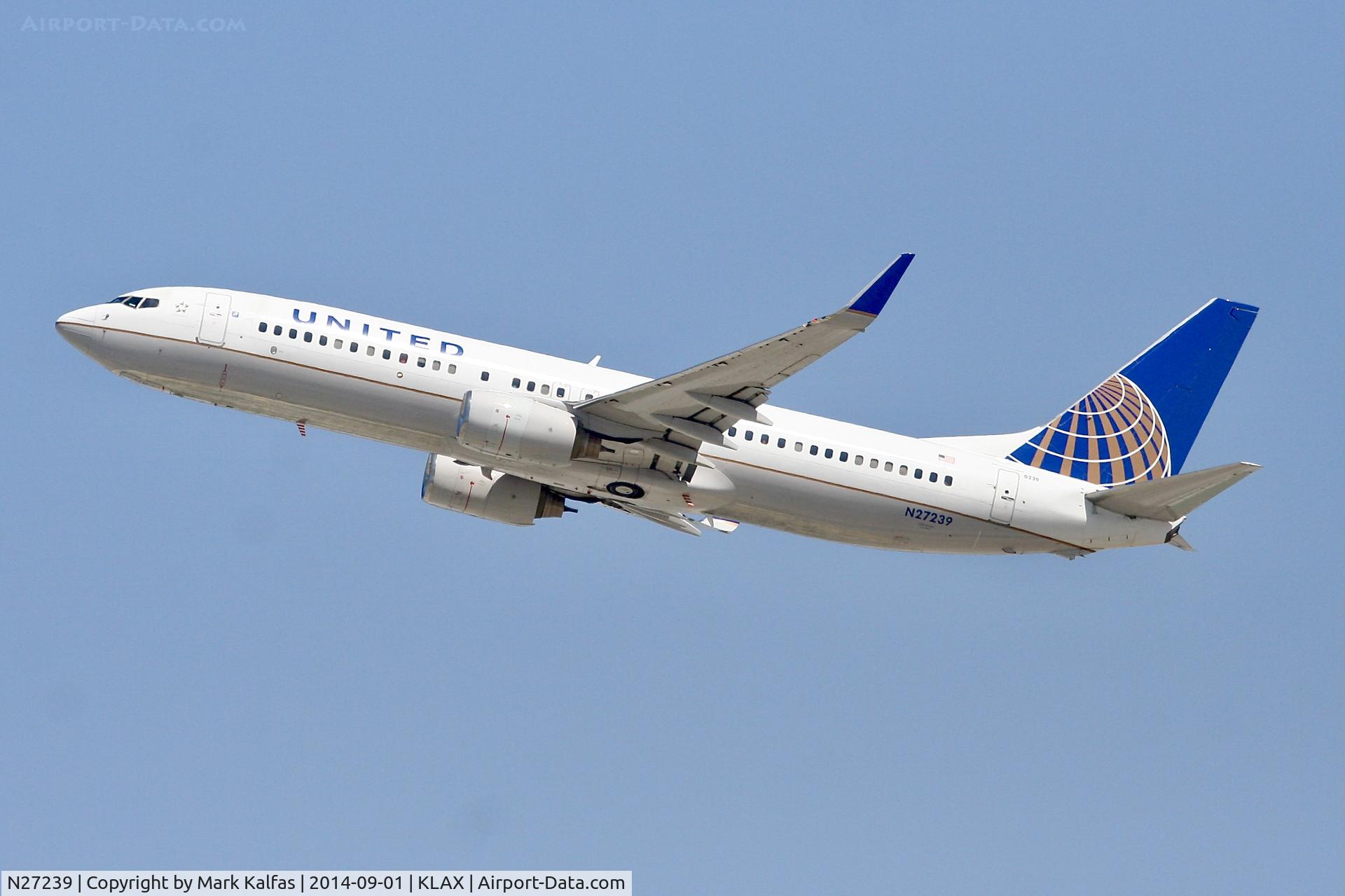 N27239, 1999 Boeing 737-824 C/N 28951, United Boeing 737-824, N27239 departing LAX