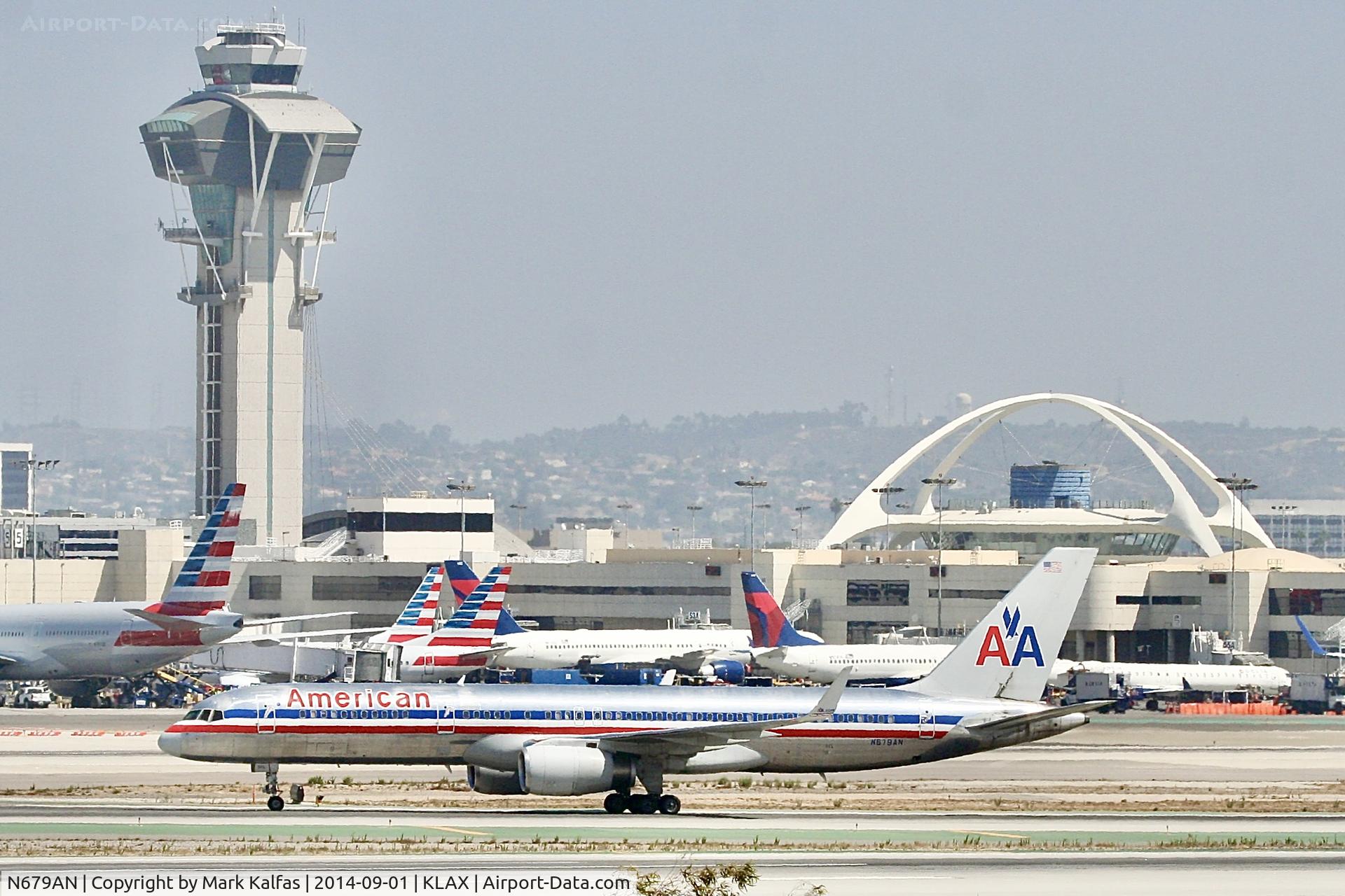 N679AN, 1999 Boeing 757-223F C/N 29589, American Boeing 757-223, N679AN arriving at LAX