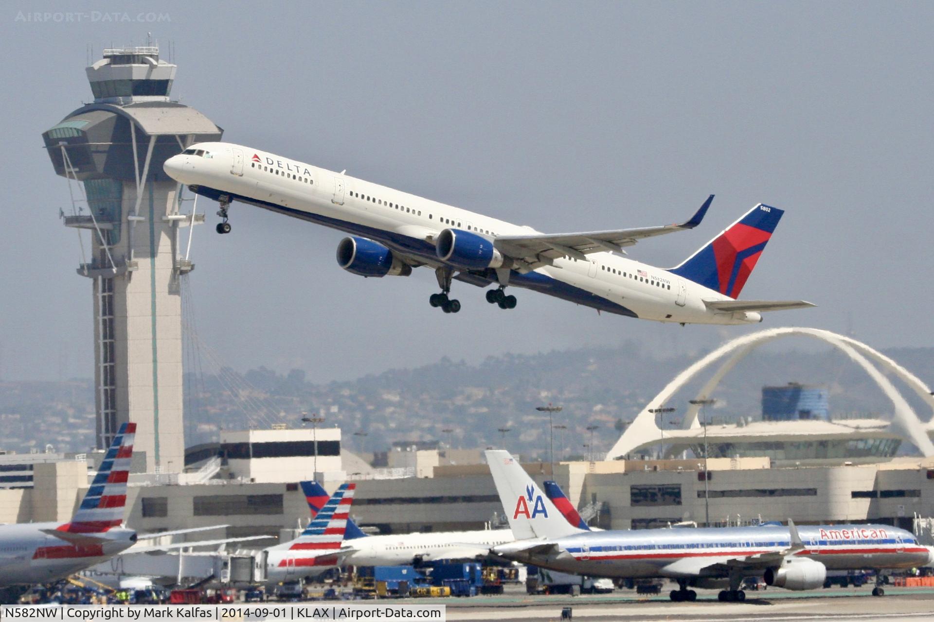 N582NW, 2002 Boeing 757-351 C/N 32981, Delta Boeing 757-351, N582NW departing LAX