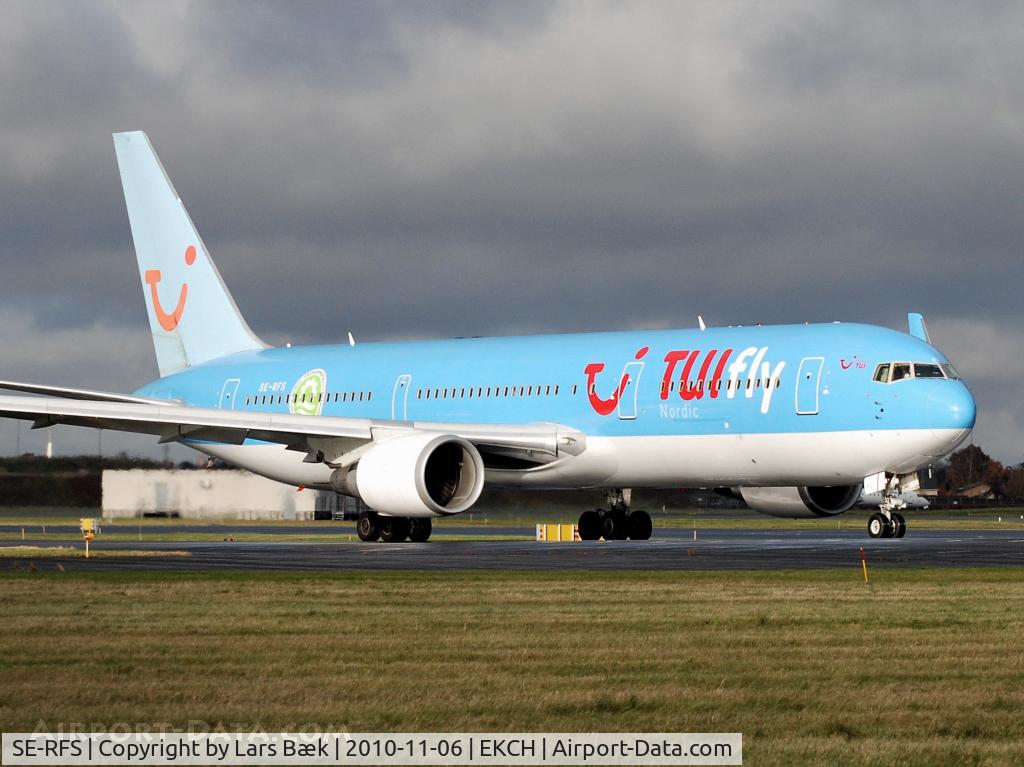 SE-RFS, 1996 Boeing 767-304/ER C/N 28040, RWY04R Clear to take of
