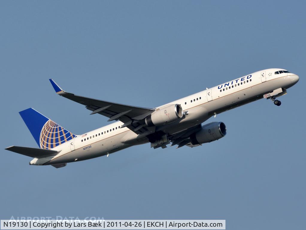 N19130, 1998 Boeing 757-224/ER C/N 28970, RWY04R