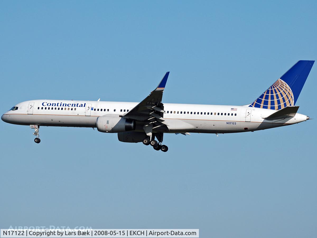 N17122, 1997 Boeing 757-224 C/N 27564, RWY22L