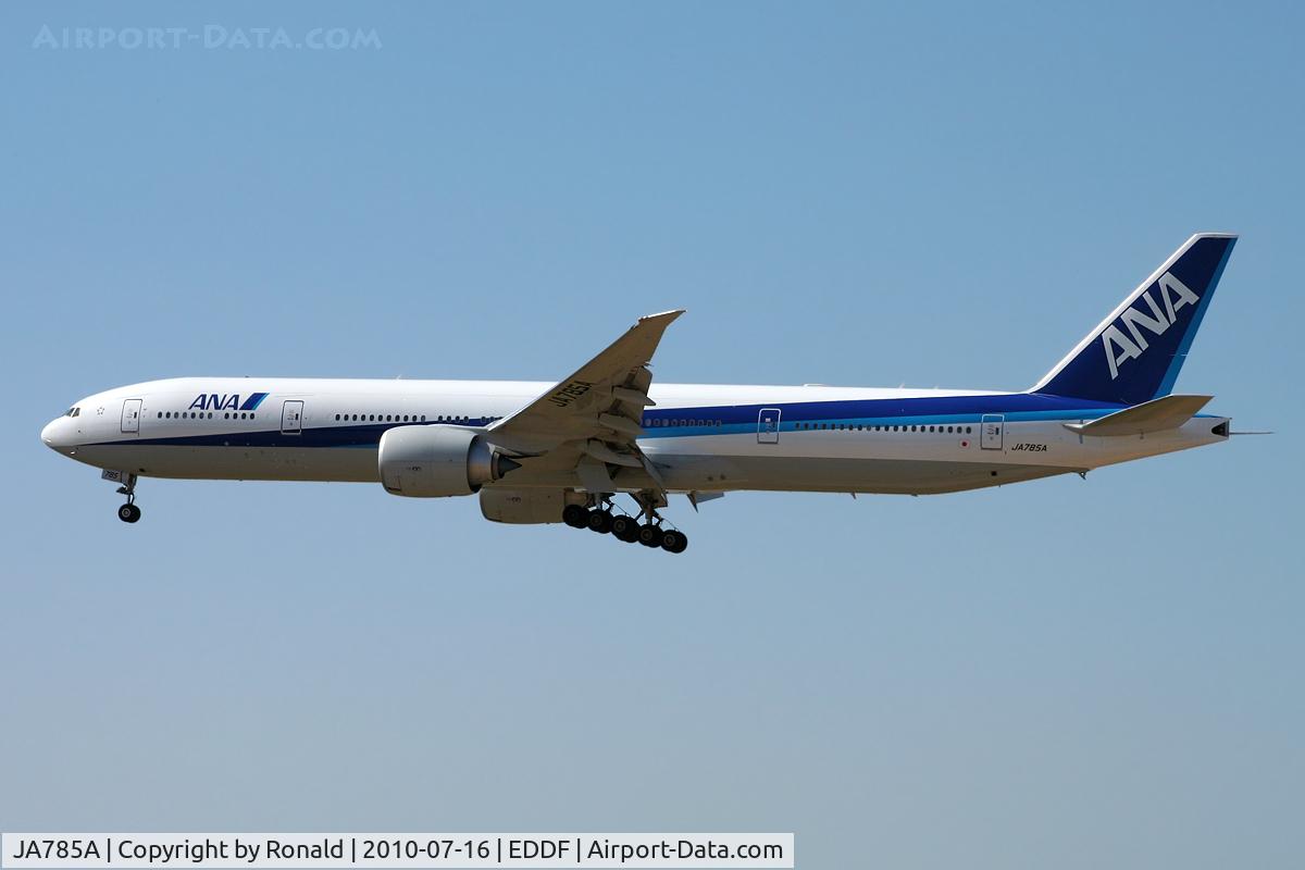 JA785A, 2010 Boeing 777-381/ER C/N 37951, at fra