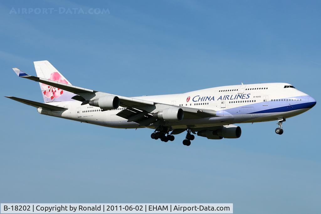 B-18202, 1997 Boeing 747-409 C/N 28710, at spl