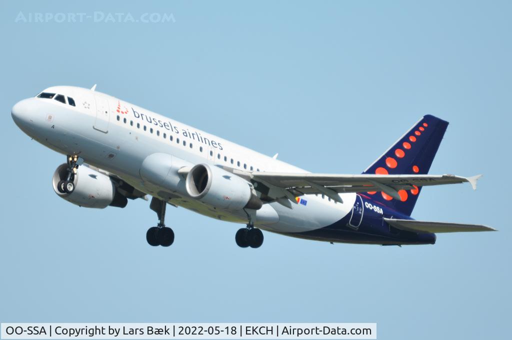 OO-SSA, 2005 Airbus A319-111 C/N 2392, RWY22L