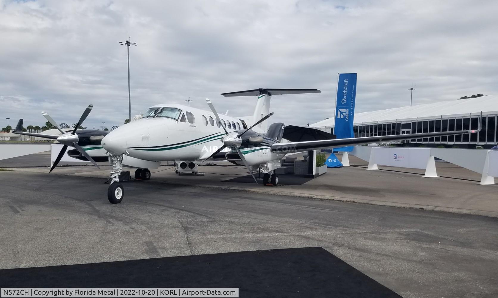 N572CH, 2021 Textron (Beechcraft) B350 C/N FL-1261, NBAA 2022