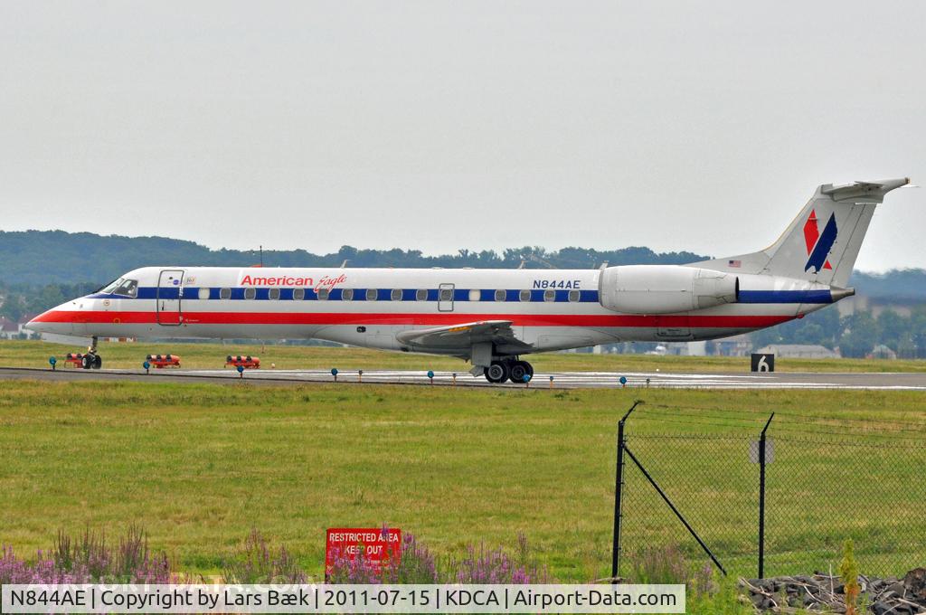 N844AE, 2003 Embraer ERJ-140LR (EMB-135KL) C/N 145682, RWY19