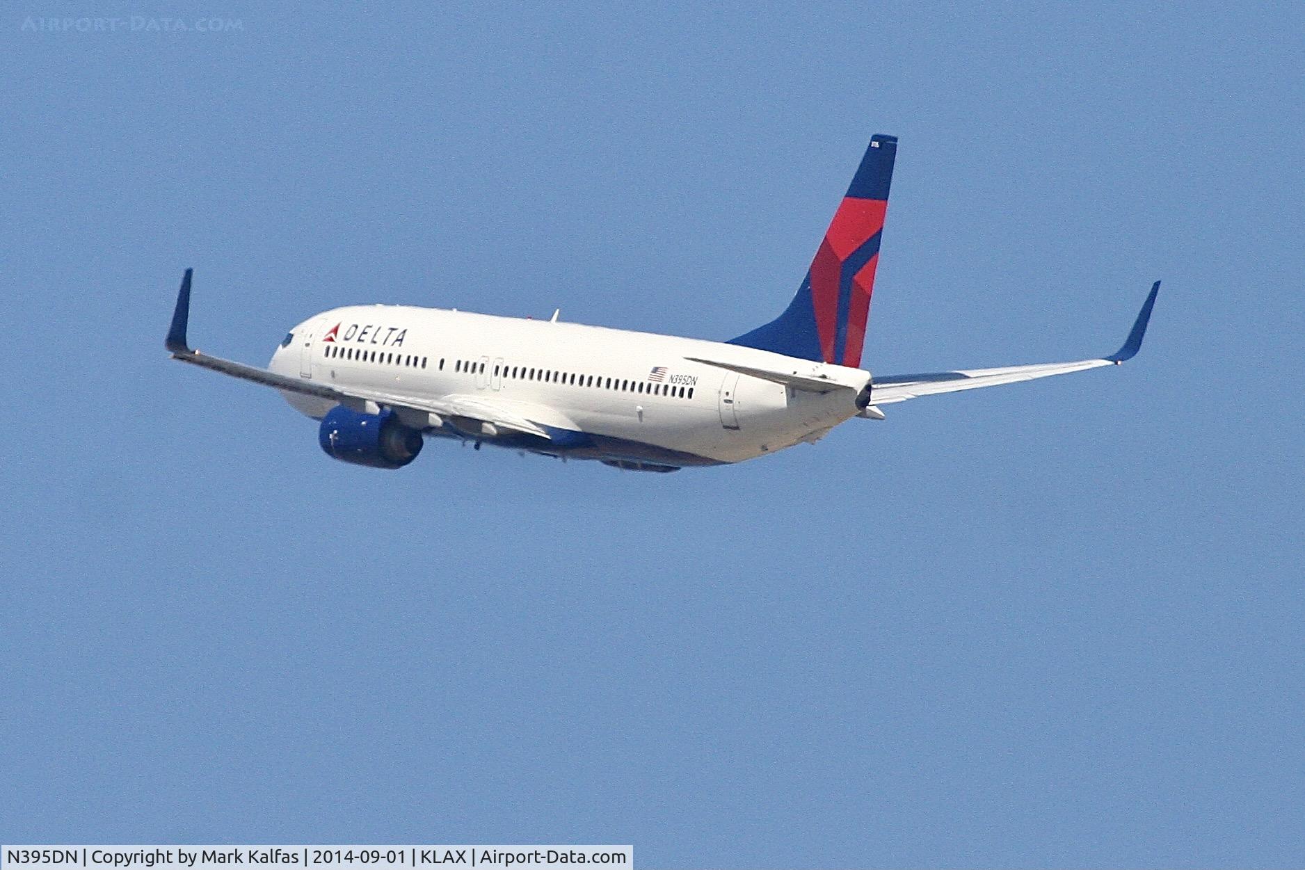N395DN, 2000 Boeing 737-832 C/N 30773, Delta Boeing 737-832, N395DN departing 25R LAX