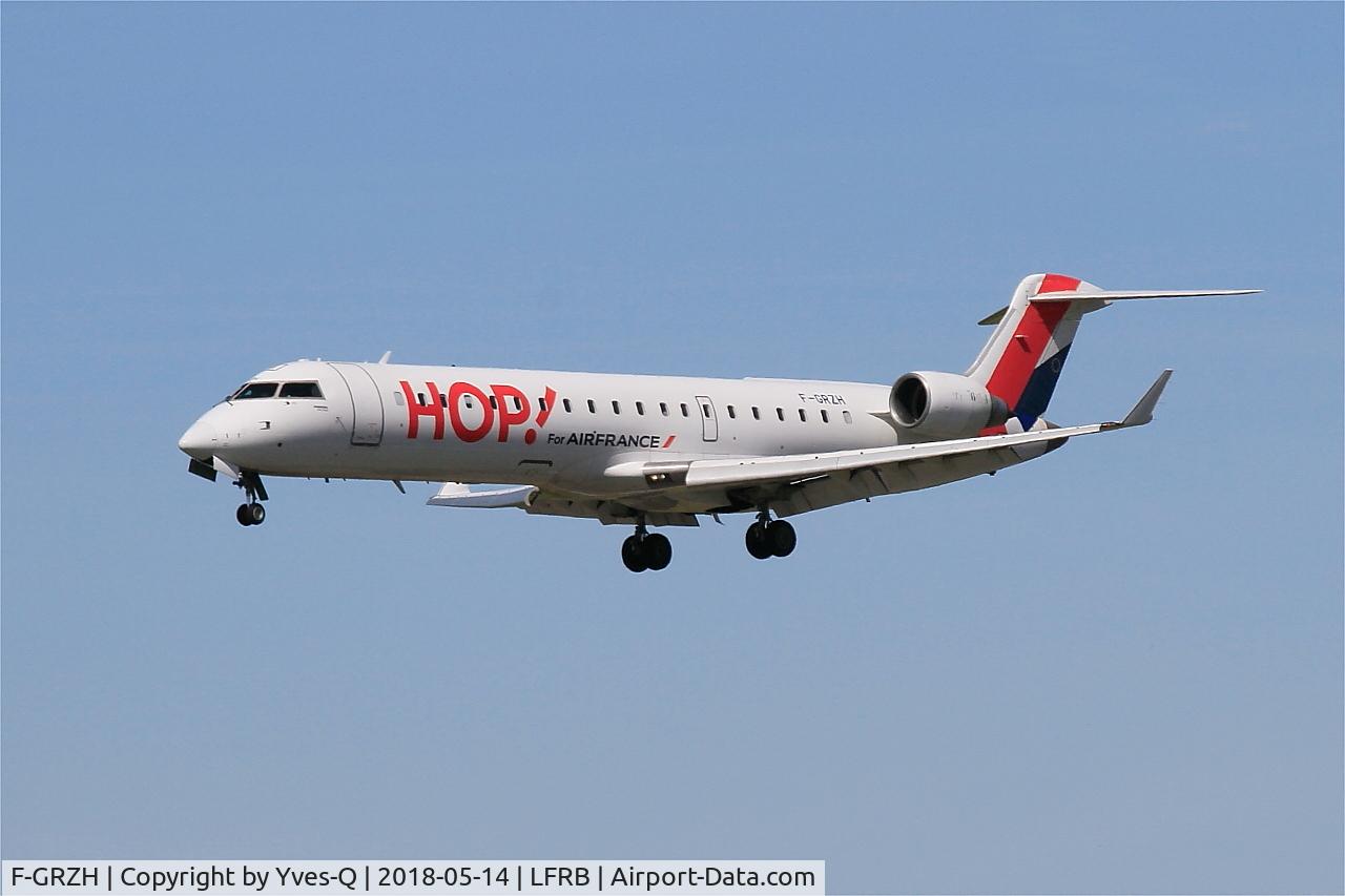 F-GRZH, 2003 Bombardier CRJ-702 (CL-600-2C10) Regional Jet C/N 10089, Canadair Regional Jet CRJ-702, On final rwy 25L, Brest-Bretagne airport (LFRB-BES)