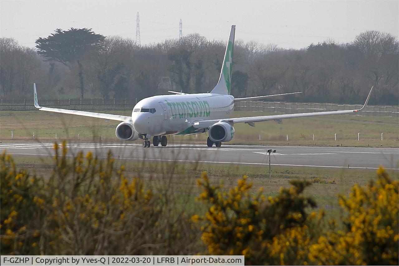 F-GZHP, 2000 Boeing 737-8K2 C/N 44566, Boeing 737-8K2, U-turn rwy 25L, Brest-Bretagne Airport (LFRB-BES)