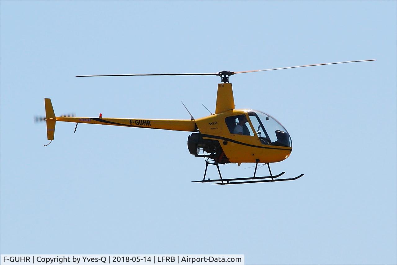 F-GUHR, 2012 Robinson R22 Beta C/N 3910, Robinson R22 Beta, Training flight, Brest-Bretagne airport (LFRB-BES)